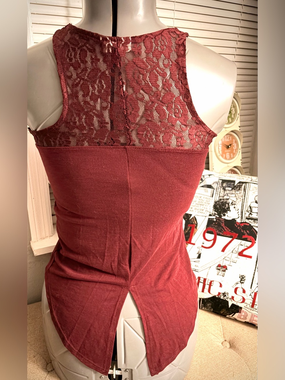 Y2K SO Women's Lace-Trim Burgundy Tank Top - Picture 3 of 4
